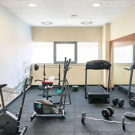Hotel Metropolo By Golden Tulip 4*