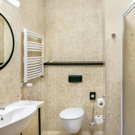 מלון Metropolo By Golden Tulip 4*