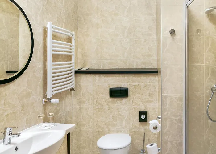 Hotel Metropolo By Golden Tulip 4*