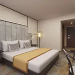 Hotel Metropolo By Golden Tulip 4*