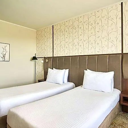 Metropolo By Golden Tulip
