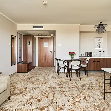Metropolo By Golden Tulip 4*