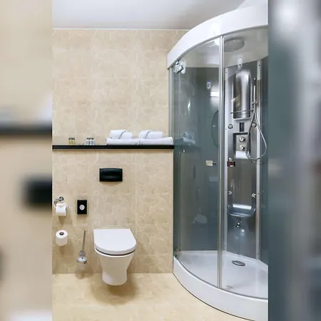 Hotel Metropolo By Golden Tulip 4*