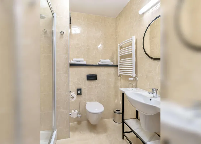 Hotel Metropolo By Golden Tulip 4*