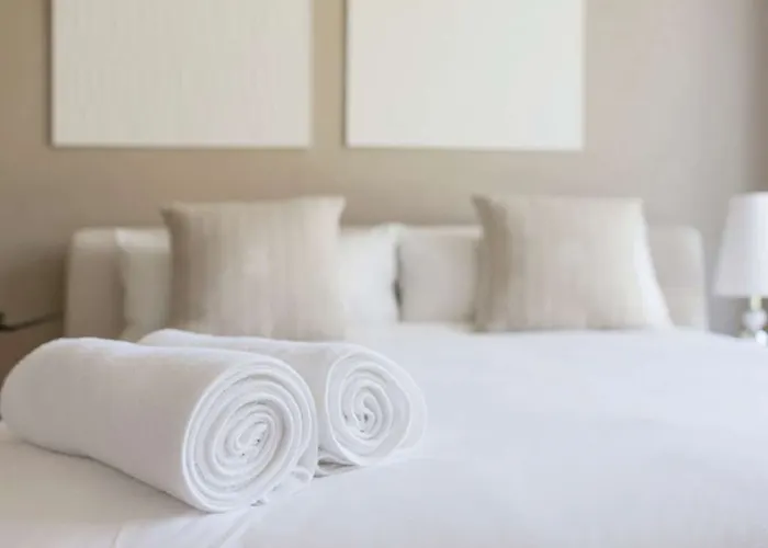 Hotel Metropolo By Golden Tulip 4*