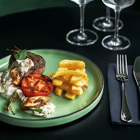 Hotel Metropolo By Golden Tulip 4*