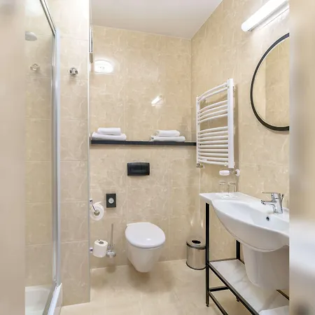 Hotel Metropolo By Golden Tulip 4*