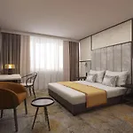 Metropolo By Golden Tulip 호텔 4*