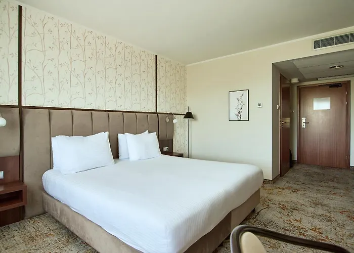 Metropolo By Golden Tulip Hotel